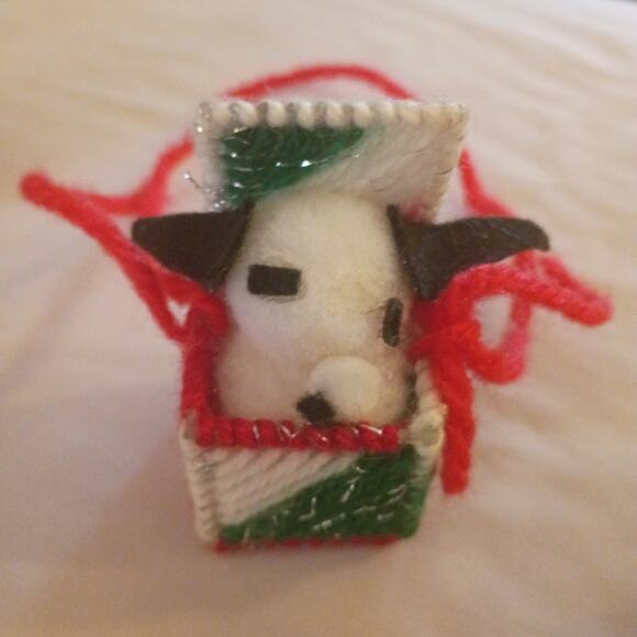 Lot of 5 Vintage small Handmade Plastic Canvas Baskets Christmas Tree Ornaments - Picture 11 of 15